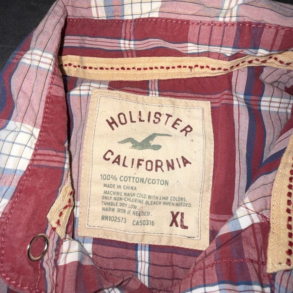 Hollister Red and White Button Up Long Sleeve Plaid Men's Shirt Y2K Size XL - Picture 2 of 9